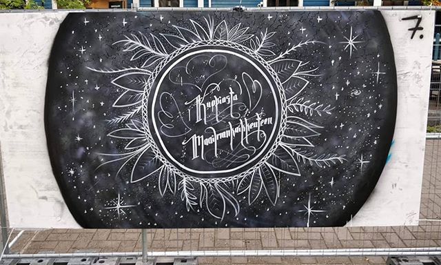 UrbaaniRY's tweet photo. Eilisen satoa! 🕵🏼‍♀️😊Tässäpä on luomus kilpailijalta numero 7. Homman nimi on seuraava: käy äänestämässä mielestäsi parasta teosta Cafe Satamassa Kuopion satamassa. Äänestysaikaa on 6.7.2019 saakka ja teokset ovat ihasteltavissa paikanpäällä.  Julkaistaa… https://t.co/58S9Osyq5r https://t.co/iCtkvURhZ8