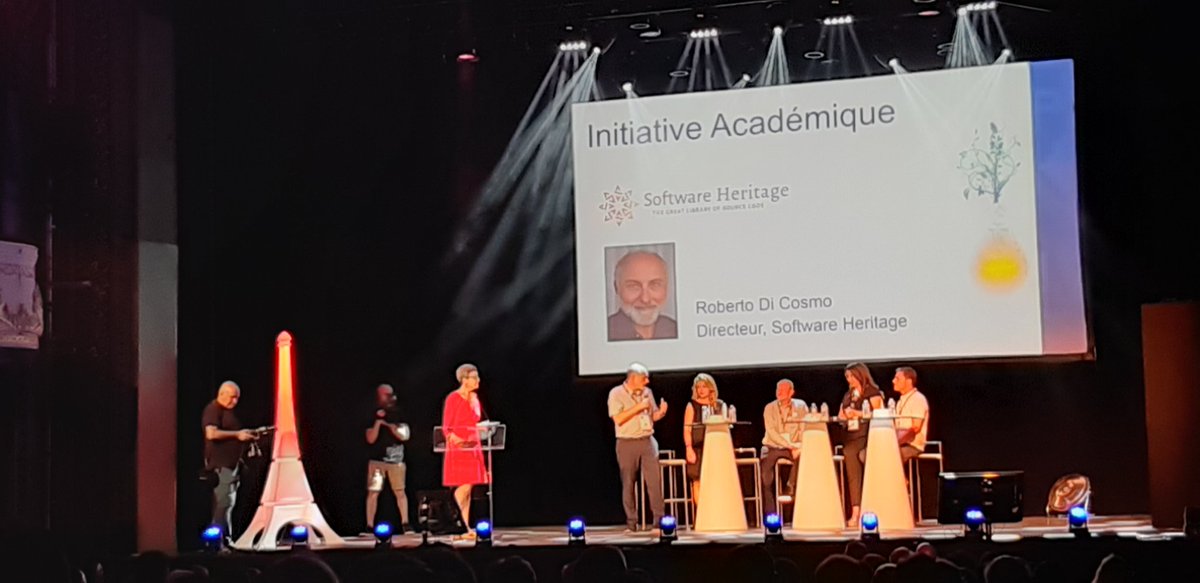 cendrinecruz's tweet photo. #SystematicPhase4 Prix initiative académique @SWHeritage qui collecte tous les codes sources du monde afin de changer la gestion des entreprises et repenser nos organisations. "Une infrastructure révolutionnaire" accompagnée @Pole_Systematic. Un soutien continu @iledefrance. https://t.co/RPf0F1ER7E