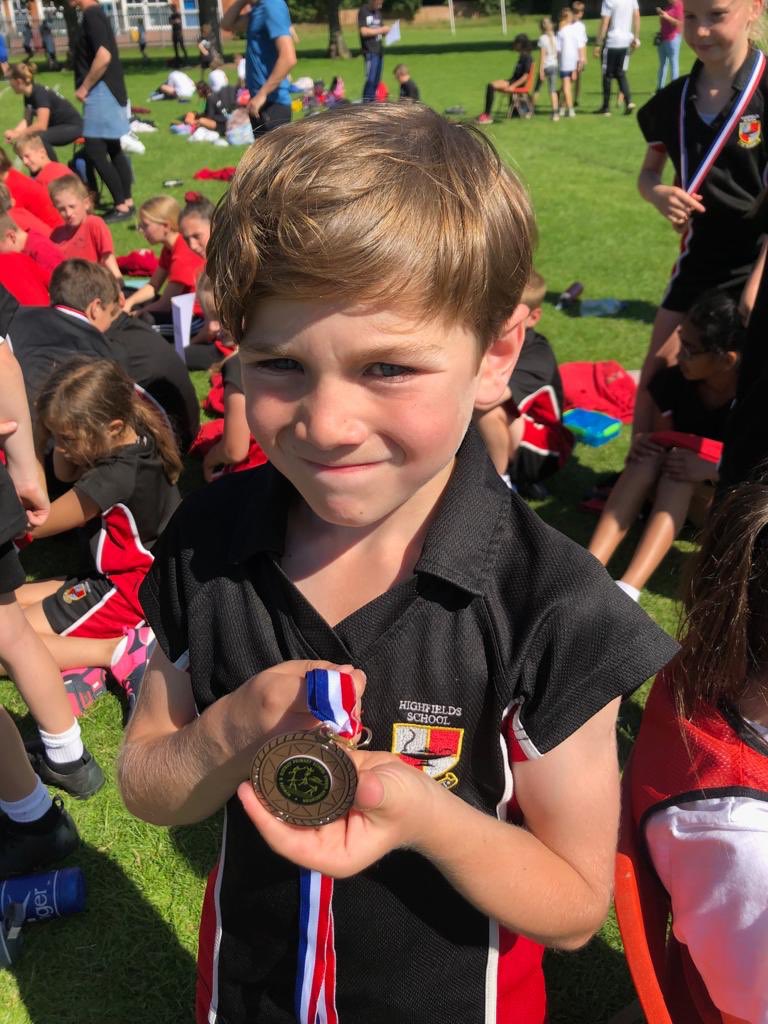 Highfields_PE's tweet photo. Fantastic afternoon at the Newark Schools Athletics Championships #teamHighfields ⚫️🔴🏅 https://t.co/gwdr4BjjoI