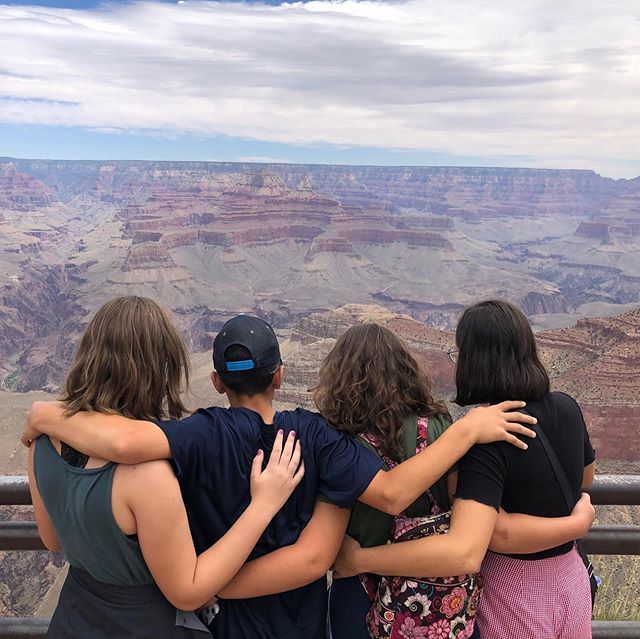 crauch's tweet photo. This is basically the most perfect picture ever. I'm the luckiest dad in the world! https://t.co/iUJYtA4gD6 https://t.co/xegAnOn4T0