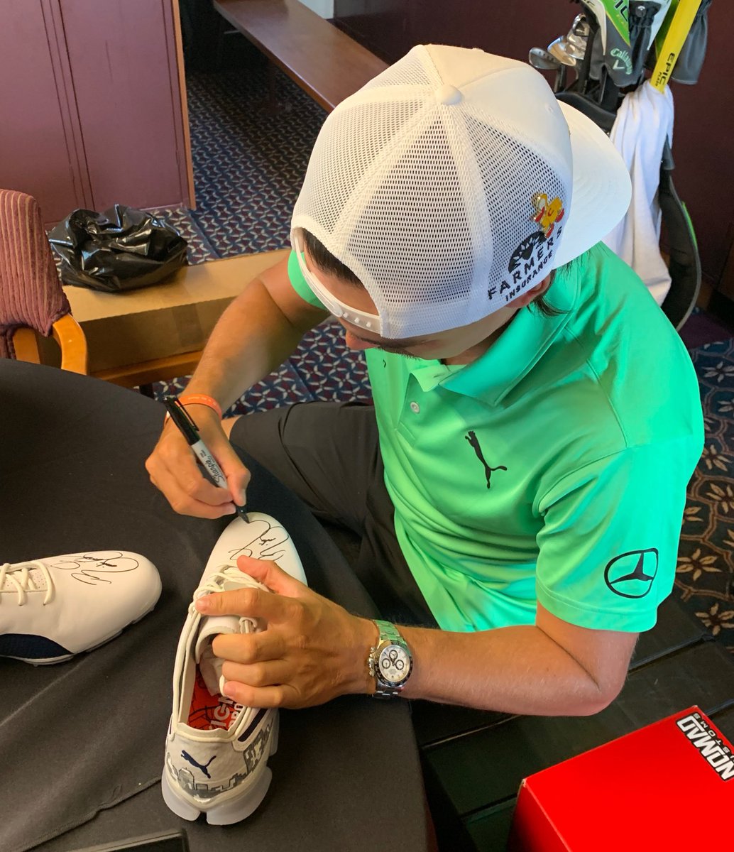 Yes, Rickie’s shoes have the #Detroit skyline on the back. 

Thanks for showing our hometown some love, <a href="/RickieFowler/">Rickie Fowler</a>! <a href="/RocketClassic/">Rocket Classic</a> #KOTD