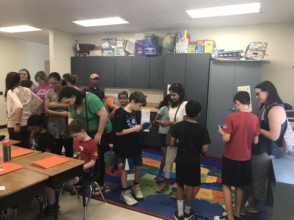 mrs_elser's tweet photo. The Ss had the best audience for their Next National Treasure Presentation! @Gifted_HCPS @HillsboroughSch @cgs4young #ESSP3 #4daysthatchangelives @Edu_Starts_Here https://t.co/q4F6r7T3UG