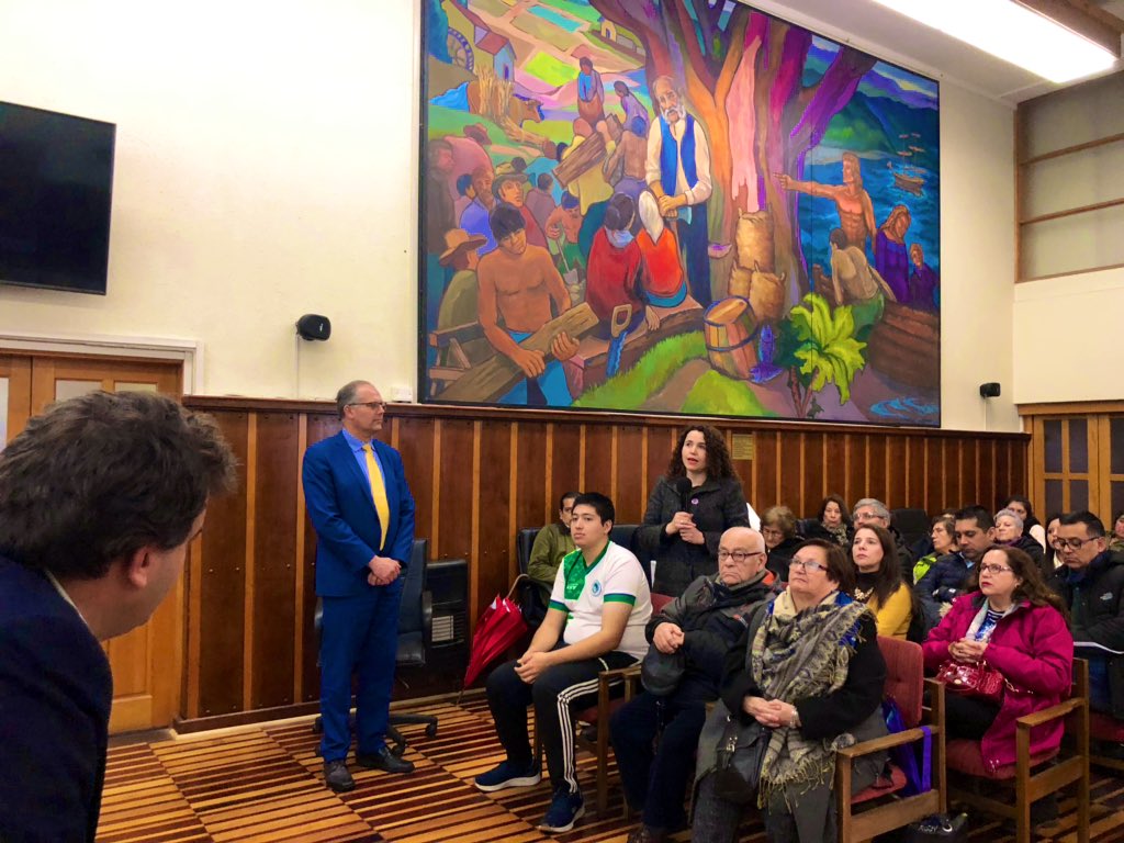 MinjudhLosLagos's tweet photo. 📍#GiraLosLagos Conversando con dirigentes de las #JJVV de #PuertoMontt el Subsecretario @juanjoseossasc expone sobre la #ReformaProcesalCivil para acercar la #Justicia a las personas Escucha sus inquietudes y compromete gestión para reforzar gestión del @MinjuDDHH #ChileEnMarcha https://t.co/SG5q9XKwIC