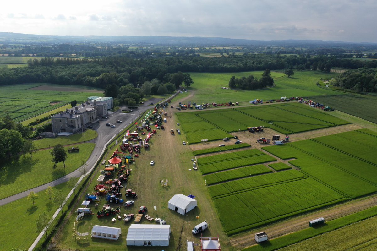 Super day yesterday at Crops and Spreaders in Teagasc Oak Park. Fair play to the <a href="/farmersjournal/">Irish Farmers Journal</a> team involved and for the long hours put in during the run up to the event. @StephenRobbFJ <a href="/clodaghacarey/">Clodagh Carey</a> <a href="/KatrionaKinsel1/">Katriona Kinsella</a> <a href="/PTKeaveney/">PeterThomasKeaveney</a>