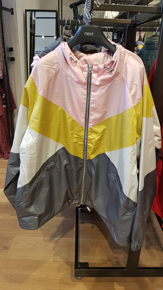 seraph1701's tweet image. Who the fuck thought bringing back the shell suit, a fashion win? They made you look like a twat then and they'll still make you look like one now.... just more so.  #shellsuits #hellno