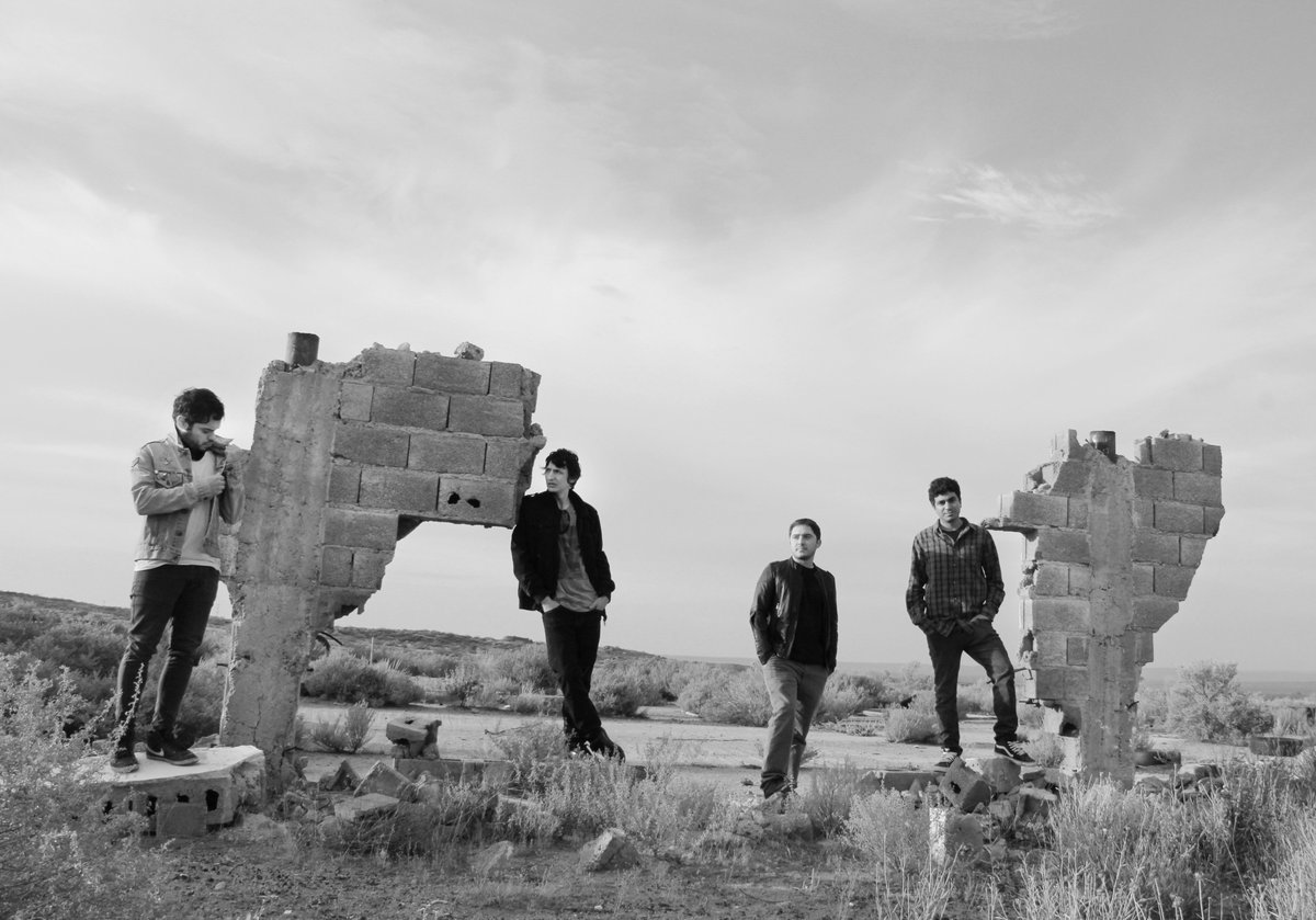 1entre1000's tweet photo. 17 hs. #RuidoDeMagia x @rtn_neuquen 104.9 #DiaDelEmpleadoPublico  Tendremos la visita de #Refucilos banda de Cutral Co que presenta su disco #Reverdecer + @huevooficial con #deahoraenmasestaesmicara + Lo nuevo de @dantespinetta junto a @neopistea96 + @mostruo_ataca #BuenJueves https://t.co/ks82fZDktD