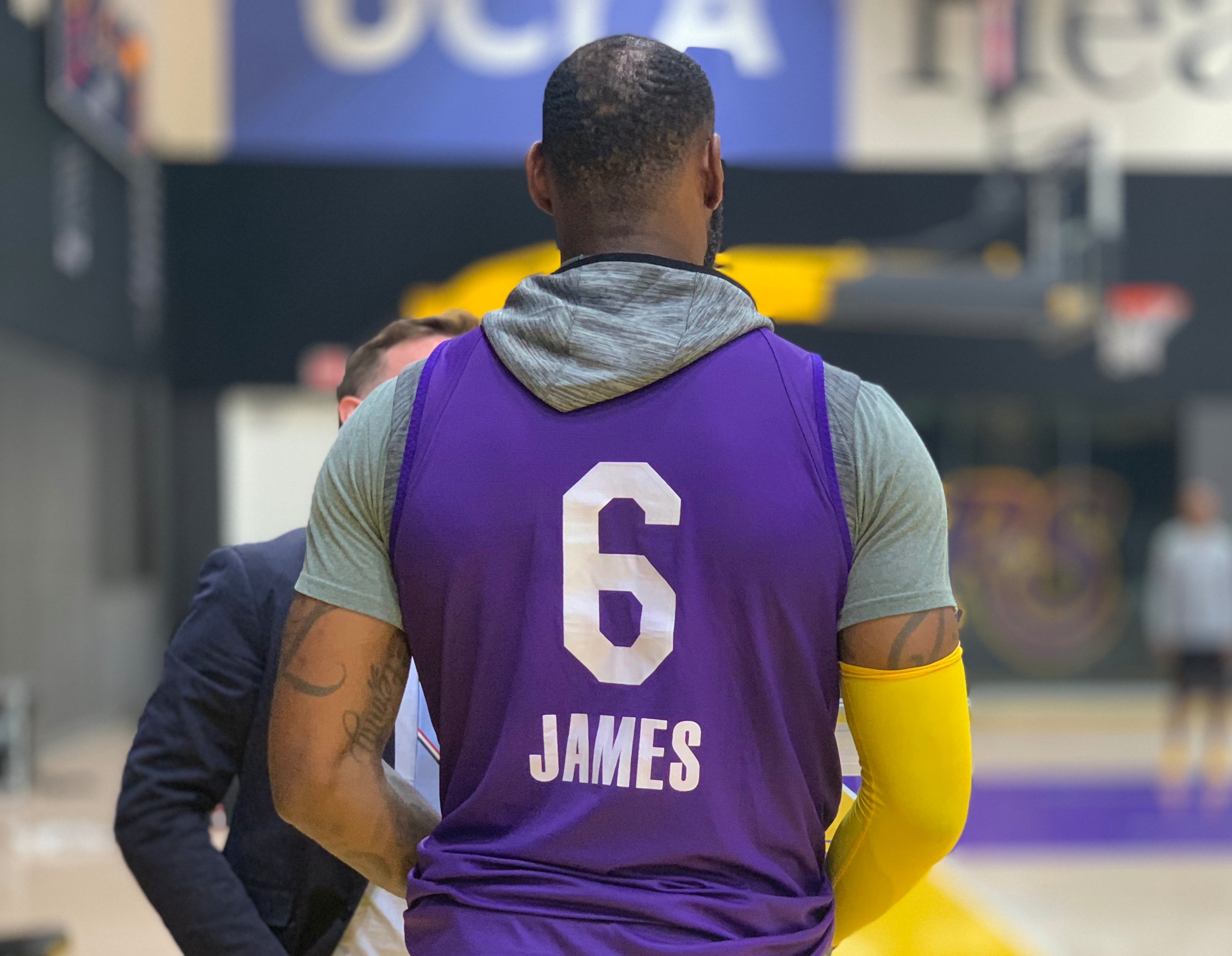 Lebron wearing lakers jersey sale
