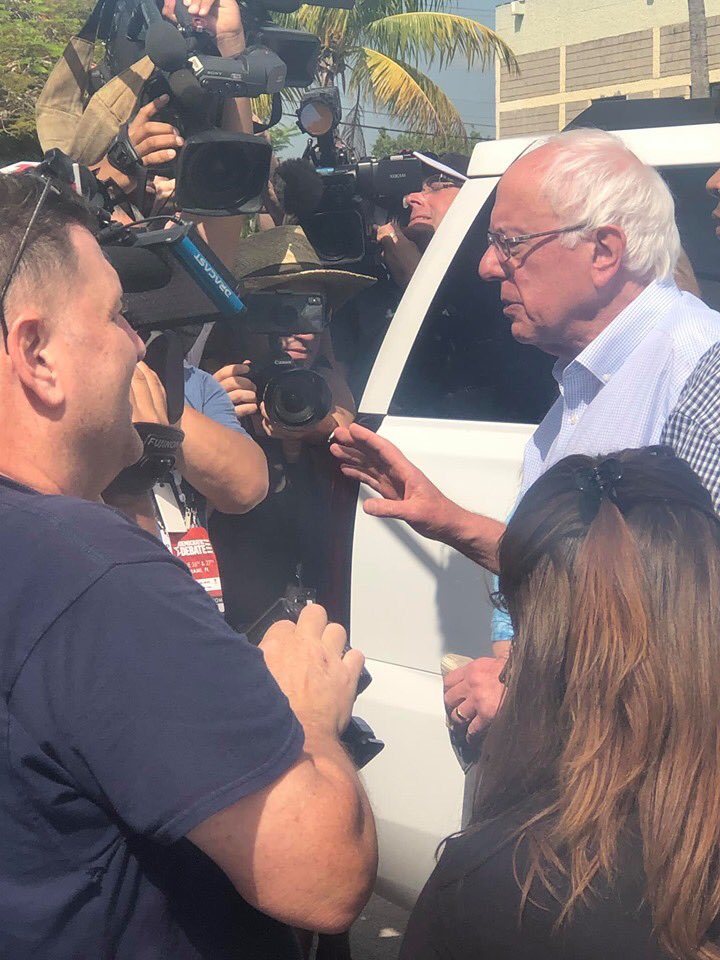 OurRev305's tweet photo. OurRev305 w/our Bernie fam at Homestead detention camp this morning for Bernie’s visit! Hopefully the govt will end its policy of keeping children incarcerated & away from their families. #ShutItDown #EndFamilySeparation #BanPrivatePrisons #BernieInMiami https://t.co/nIYEHZMjWL