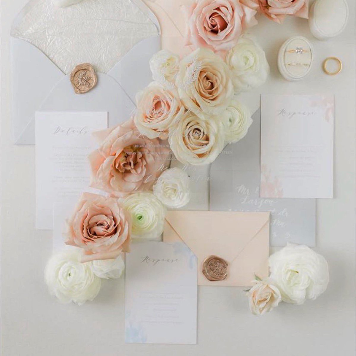 basicinvite's tweet photo. Who says your wedding stationery needs to match? We love this pairing of clear acrylic invites and paper response cards! Thanks @kiraclareevents for sharing this π·.
β’β’β’
#basicinvite #weddinginspiration https://t.co/5wWvSnzgL9