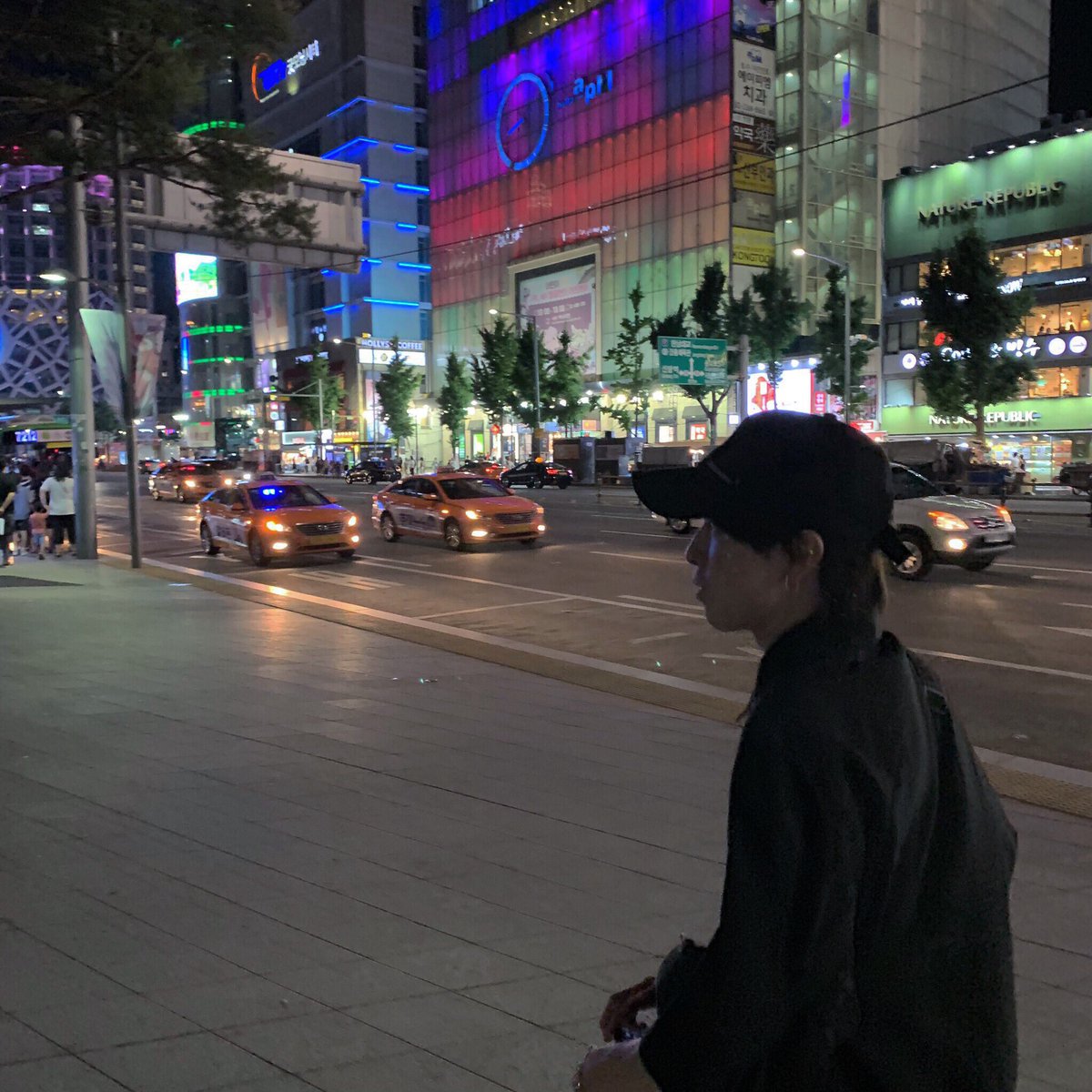 sswb_q's tweet photo. .
2019/06/23〜2019/06/25
.
2回目の韓国🇰🇷

https://t.co/RDHWxhXWLR https://t.co/a7KMmTZZZn