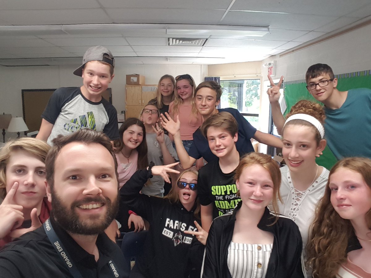 MrHunterGE's tweet photo. THANK YOU to this amazing group of students for making my first year at Paris Central a special one.  Have a great summer and I will see you in September!  @ParisCentralPS #GEDSB https://t.co/gQVwfJJ1Sz