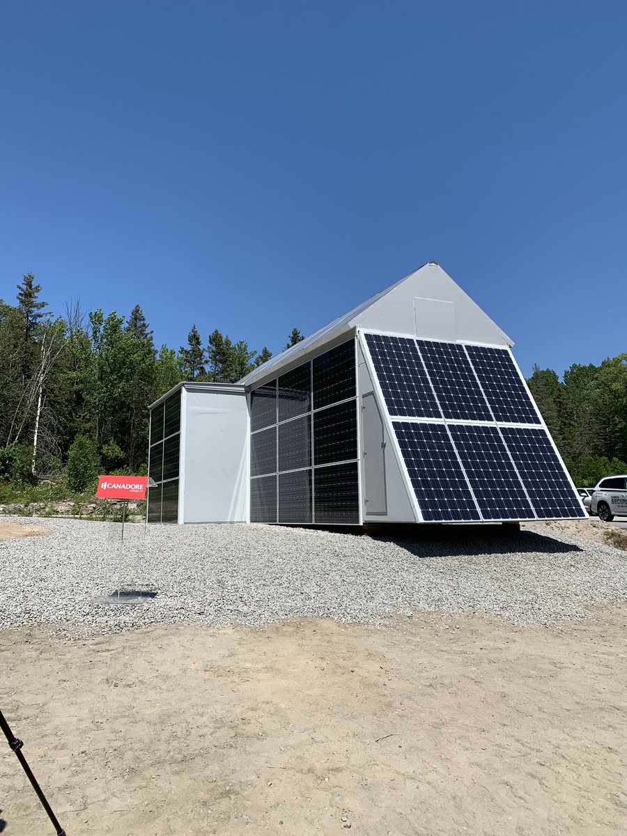 charettejess's tweet photo. Exciting announcement @fntinews partner @CanadoreCollege who announced a zero emissions controlled environment agriculture centre of excellence this afternoon with @EHTCorp &amp; @growratio https://t.co/ojEilYS1nI