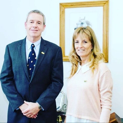 DE TRABAJAR CON MARCAS DE PAÑALES A PRESIDIR UNA ENTIDAD CLAVE DEL #AGRO
>Especializado en Adm de Empresas, #MichaelDover es el nvo presidente d <a href="/crea_arg/">CREA</a> acompañado en la vicepresidencia x #adrianaArnaldo d <a href="/crea_cor/">CREA Córdoba Norte</a>
>"Hay q seguir simplicando impuestos"
>bit.ly/2KGPH3O