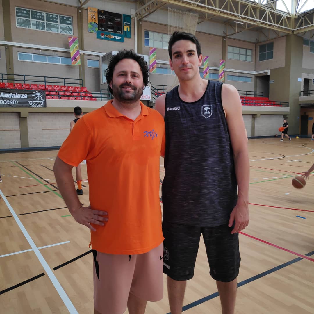 CAMPUSFABA's tweet photo. Carlos Suárez, estrella de este XV #CAMPUSFAB, ya está con nosotrxs!! https://t.co/yXqaIcHCLo