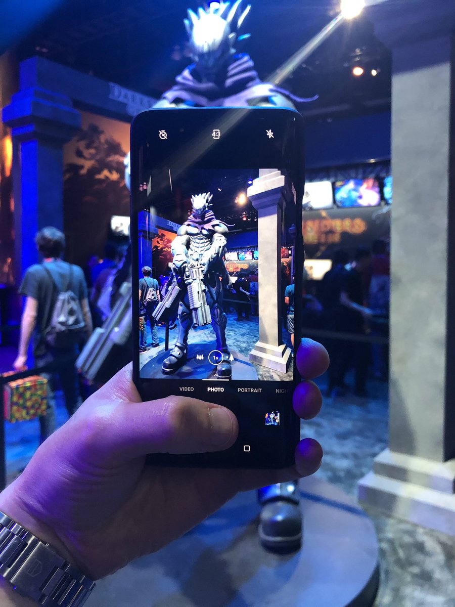 _CaRtOoNz's tweet image. Hit the show floor of E3 with the OnePlus 7 Pro to capture it in all its glory! Follow @oneplus_USA and check out bit.ly/oneplus7dreamh… to learn more about how you can win a trip to Dreamhack Rotterdam! #OnePlusPartner
