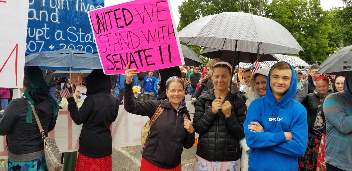 TheBillPost's tweet image. #NoOnHB3063 crowd here as well standing in #timberunity for #Oregon11 #orpol