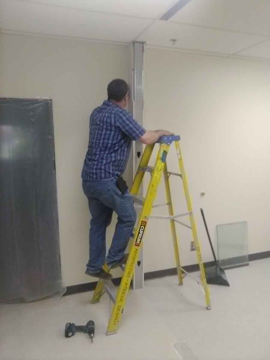 utsa_ccs's tweet photo. We're expanding!

Dust and drill bits will soon make way for a space where students can contribute to our research and acquire #ExperientialLearning.

cc: @utsacacp @UTSAResearch  @UTSAdowntown https://t.co/1m47NoZOIk
