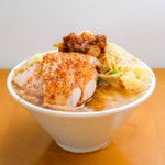 「ラーメン豚」オープン!Twitterを見た方オープン記念にお一人様1日一杯まで500円