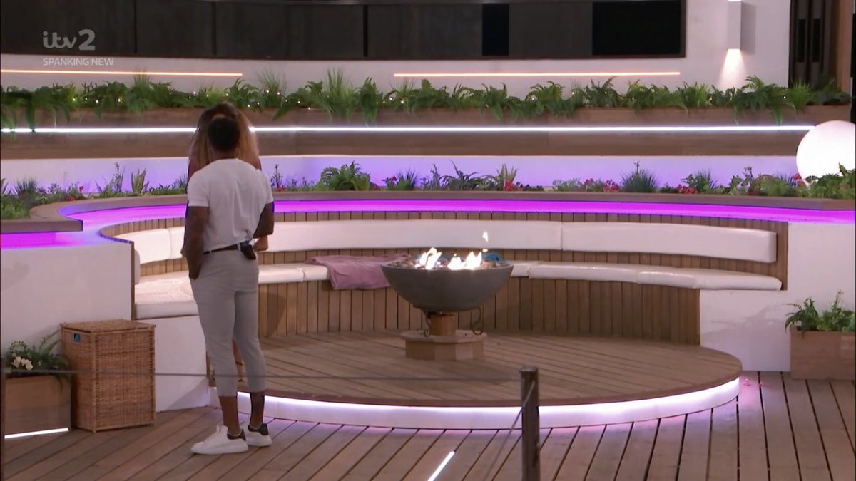SHenderson99's tweet photo. Can’t take Michael seriously in them kids age 10 trousers 🤣🤣 #loveisland https://t.co/DZQBCIu5hQ