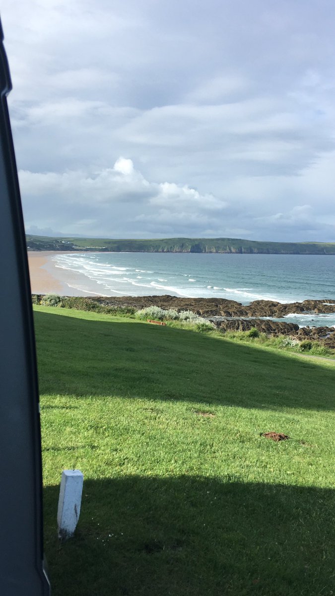 BossFaulkner's tweet photo. Sea you Friday 🐾🐾🏄♂️#woolacombe #camperlife #bestbeach #home ☀️#redbarn #weekendlove #manyfriends 👍 https://t.co/GiXVYTW247