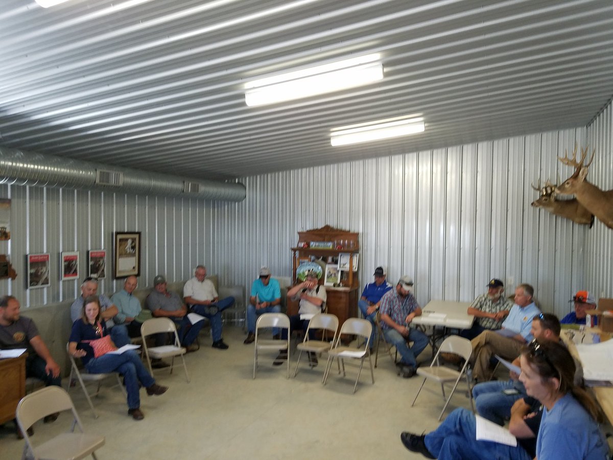KellyMOFB's tweet photo. #Mo Dairy Growth Council held a #dairy business development tour &amp; roundtable at the John Schoen dairy farm at Oak Ridge. Purpose was to help younger dairy farmers learn to recognize opportunities to adapt and change to succeed in todays parilous dairy business environment. #mofb https://t.co/XFiUlDeM6s