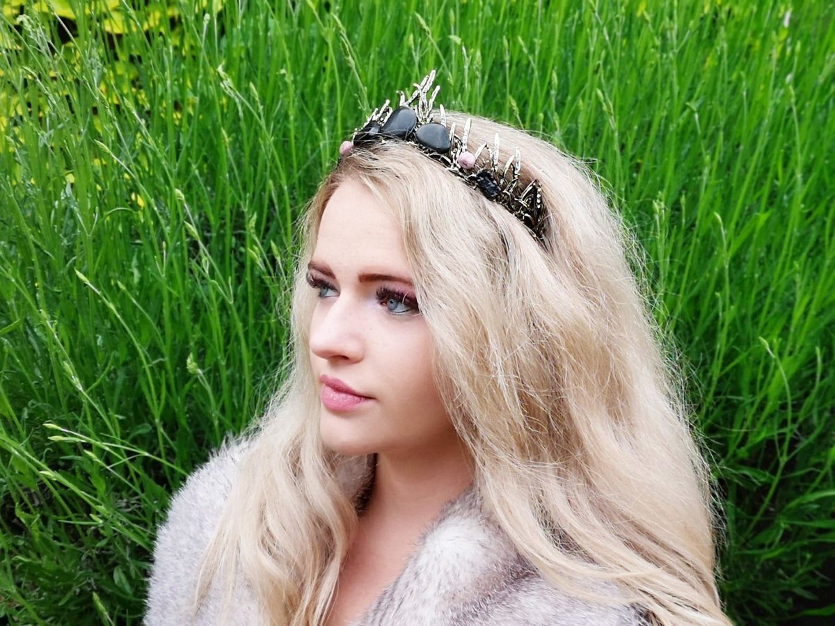 ArcaneEnts's tweet image. Excited to share the latest addition to our #etsy shop: Obsidian Bridal Tiara 🖤 etsy.me/2ZN2Mfg

#altbride #obsidian #alternativewedding #healingcrystals