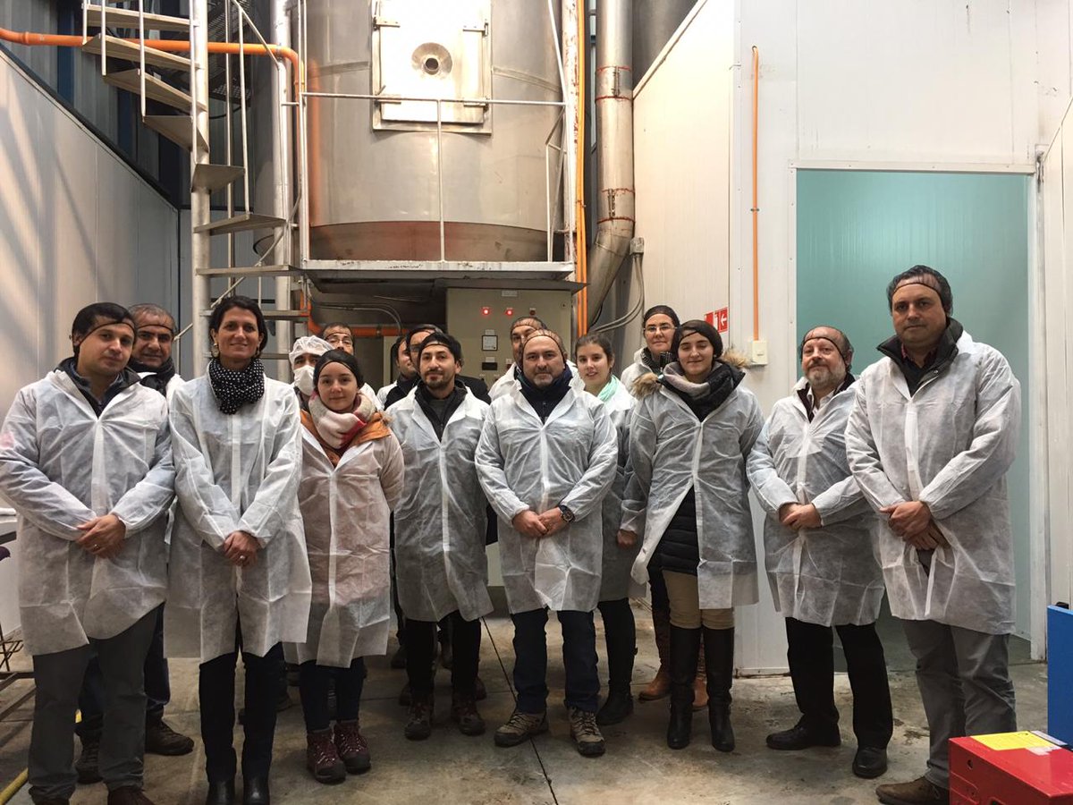 FIA_Chile's tweet photo. Hoy estuvimos presentes en planta #Ecocrea en #Colbún , en donde se buscan obtener ingredientes funcionales y/o aditivos especializados a partir de descartes de la agroindustria 💪🏻.
Vamos por mas!
#ChileInnovamosTodos 🚀🌿 https://t.co/BYOB55bjad