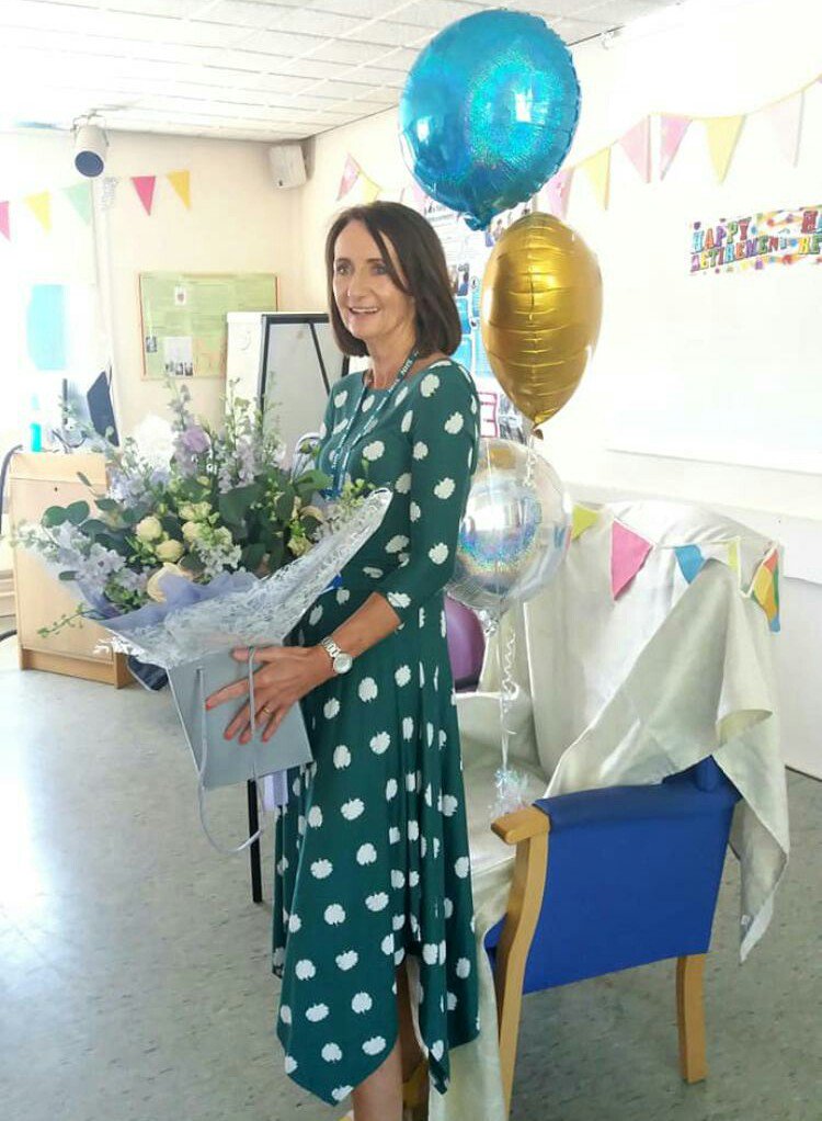 AnnMinto1's tweet photo. Lovely Mary at @SWBHnhs @SWBHBereavement celebrating her retirement after 41 years in the @NHS https://t.co/KgD9P934pl