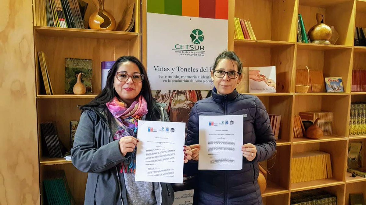 fundacion_cepas's tweet photo. #FundaciónCEPAS y #CETSUR firman Convenio de Colaboración, el que viene a formalizar las acciones culturales realizadas en conjunto entre ambas instituciones.
#ProgramaOIC #MinisterioDeLasCulturas https://t.co/ThHR2i9G1i