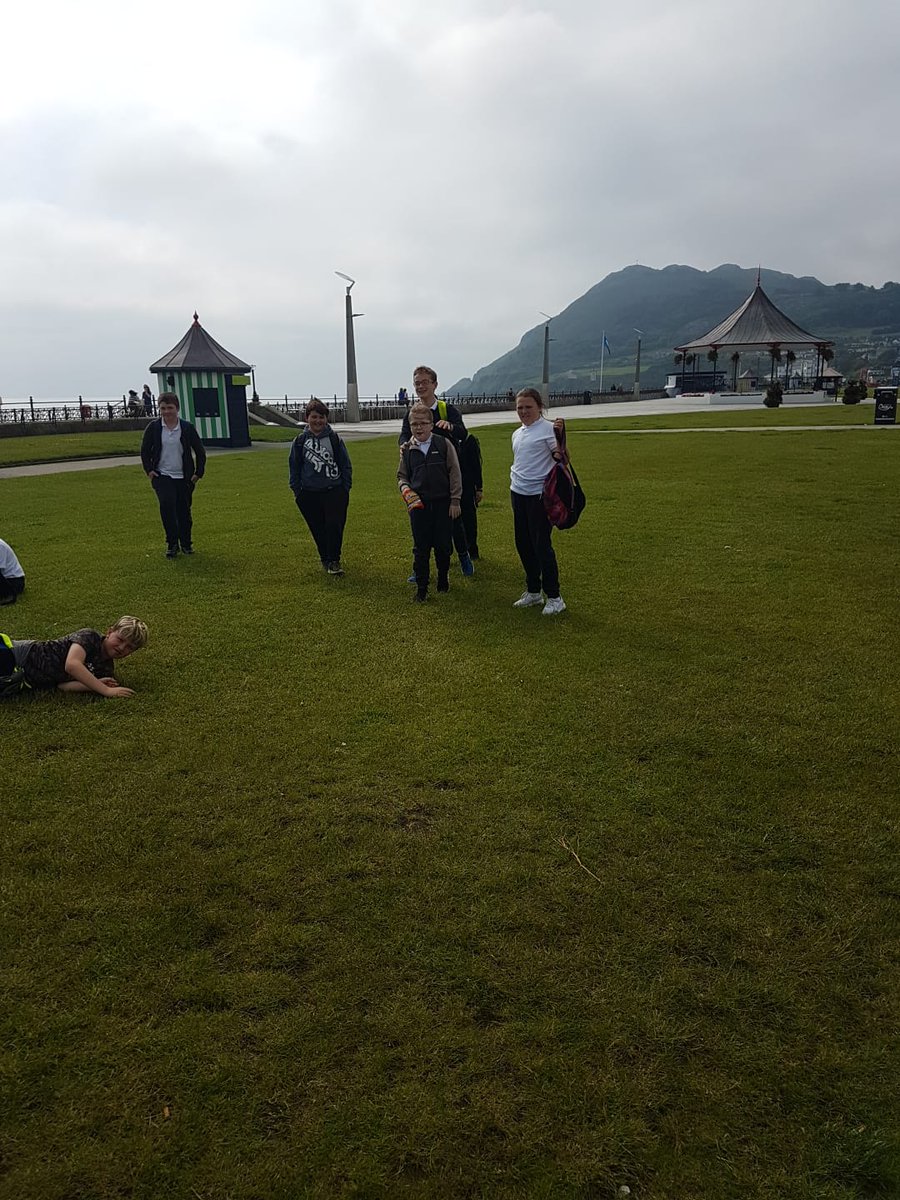 mswhelans6th's tweet photo. 5th class on their recent school tour to Bray https://t.co/cuM86BDi6Z