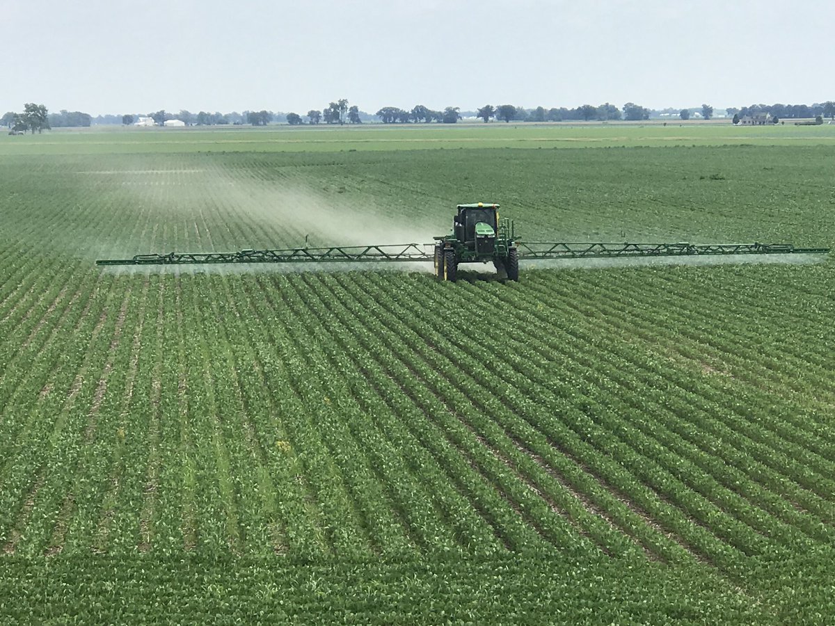 JCWFarm3's tweet image. Post spraying the April beans today! #plant19 @JohnDeere #R4038 #ExactApply