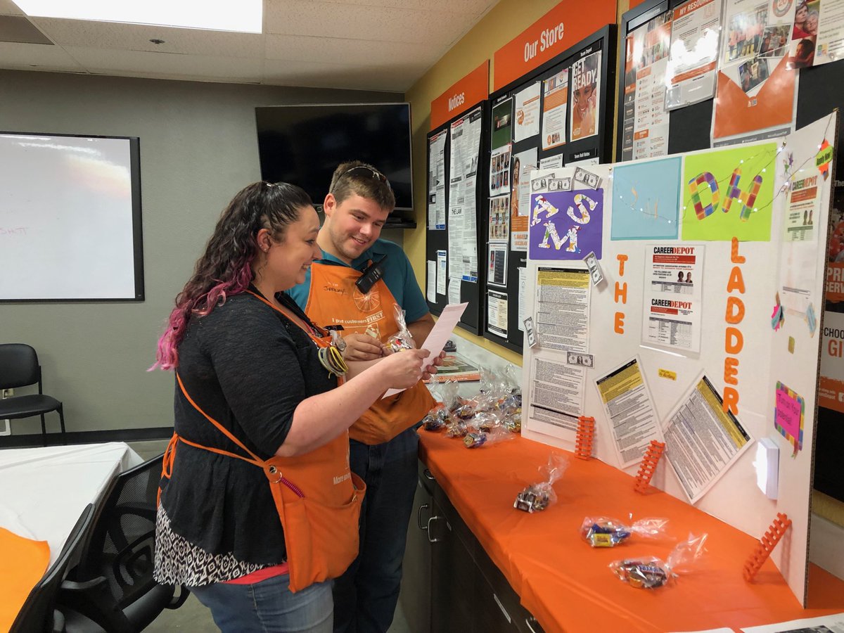 Thanks for driving a wonderful career day Victoria! Love the engagement in growing talent ⁦<a href="/ChrisB_d198/">Christopher</a>⁩ ⁦<a href="/JasonBallDM198/">Jason Ball DM198</a>⁩ ⁦<a href="/WerneckeNickie/">Nickie Wernecke</a>⁩ ⁦<a href="/MikeCaplinger1/">Mike Caplinger</a>⁩
