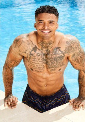 loveislandmemes 🏝 tweet media