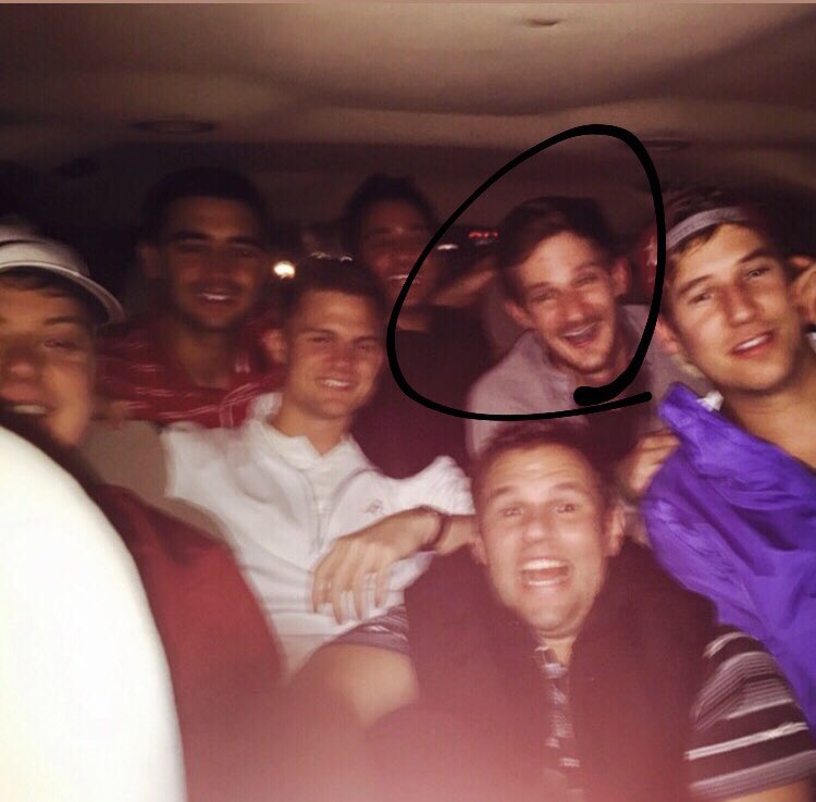 Austen Kroll (@austenkroll) on Twitter photo Yāall! The āstrangerā at the bar that I was talking to about my love life, is one of my best buds from my college days. Lives in Nashville now. <a href="/jcreaves/">Jake Reaves</a> , and I remember us having a hell of a night! ...after I dumped my problems on him Yāall! The āstrangerā at the bar that I was talking to about my love life, is one of my best buds from my college days. Lives in Nashville now. <a href="/jcreaves/">Jake Reaves</a> , and I remember us having a hell of a night! ...after I dumped my problems on him