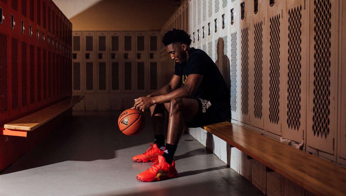 2_locker's tweet photo. Adidas y Marvel lanzan “D.O.N. ISSUE #1” la primera línea de calzado de Donovan Mitchell. Conoce las ediciones de salida -> https://t.co/tRtmmlIbTa https://t.co/ItxhaVTYGG