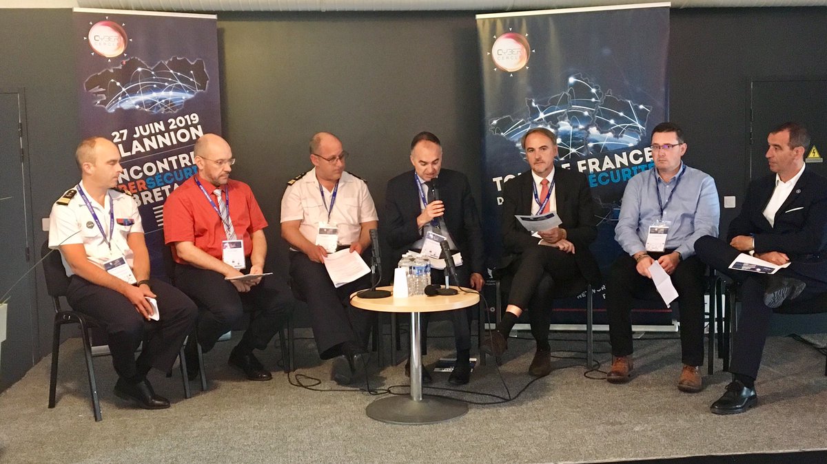 jm_dumon's tweet photo. @Gican_InduNav partenaire et contributeur aux #RCyberBretagne avec quelques adhérents @AirbusDefence @ThalesDefence #prescom @PoleMerBA @navalgroup Poser les enjeux, trouver des solutions, créer des passerelles. Merci @CyberCercle @ebothorel @AggloLTC https://t.co/38iGZg16Cj