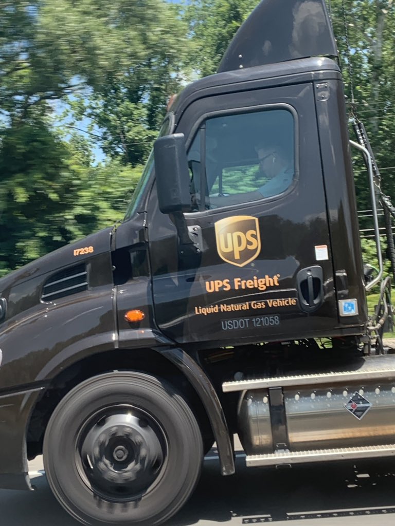 TAKEDOWNcancer's tweet photo. This lunatic @UPS driver on his cell phone at 70mph on 78W in NJ and on into PA on 81 south.  Swerving into other lanes endangering so many lives.  In this pic he’s looking down at his phone not caring about the high speed traffic.  I’m just trying to survive this drive. https://t.co/8ISPmJP2L0