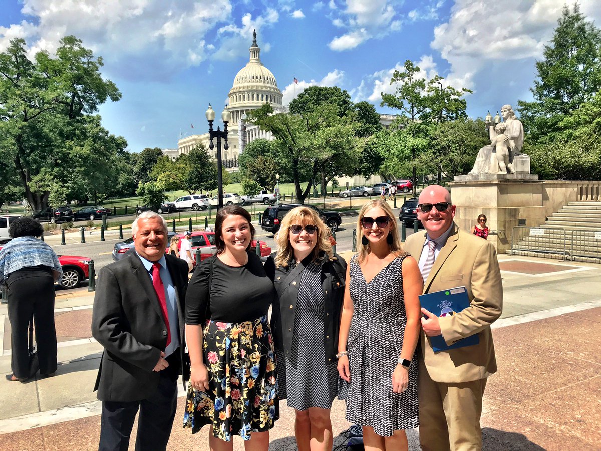 Headed into the the U.S. Capitol to meet with representatives of @RepLipinski. @MGForumSTW @MorreyScience @kimdevriesteach @MsBianchi135