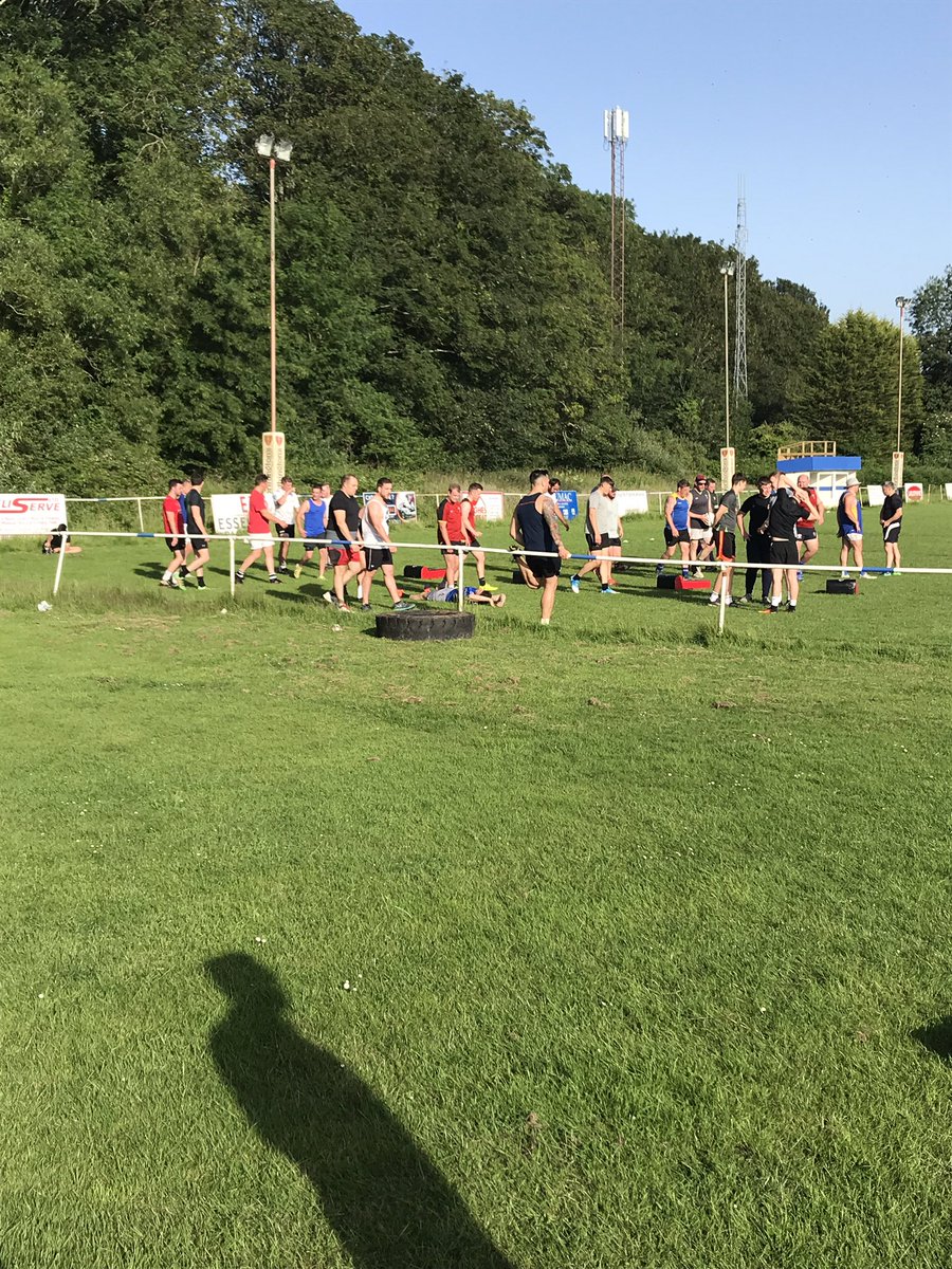 EngineEddy's tweet photo. Great start to preseason training #GreatNumbers #greatattitude #UTE #AllAboard #StayInTheFight #NOWTHATS30PLAYERS+ @Edds_Official @AllWalesSport https://t.co/R14uYjJ9Mb