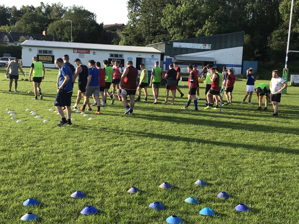 EngineEddy's tweet photo. Great start to preseason training #GreatNumbers #greatattitude #UTE #AllAboard #StayInTheFight #NOWTHATS30PLAYERS+ @Edds_Official @AllWalesSport https://t.co/R14uYjJ9Mb
