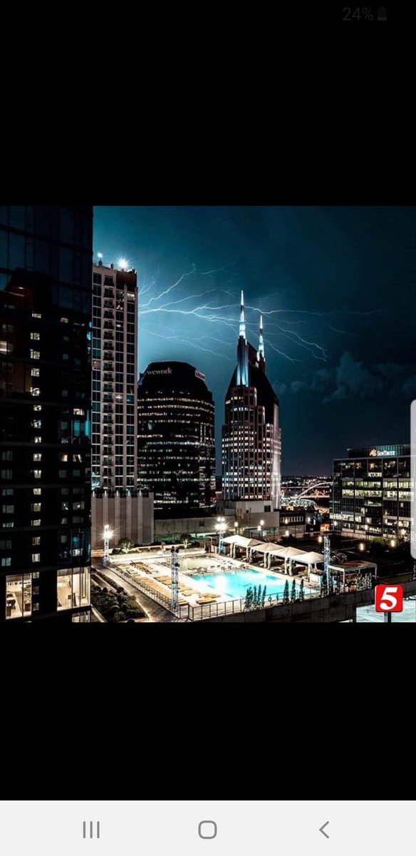 LilyMLeffler's tweet photo. Pic of Nashville last night. https://t.co/h8qCOFIFPO