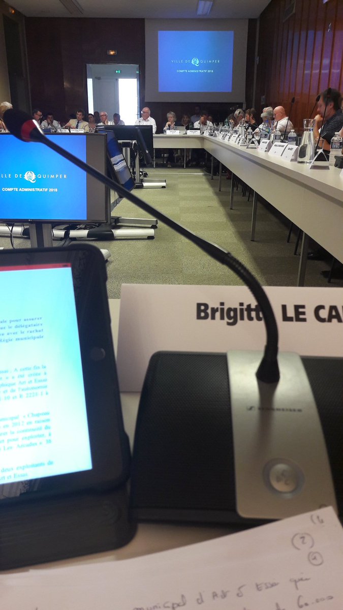 Conseil municipal #quimper. Dissolution de la Régie Art et essai votée alors que la convention entre <a href="/GrosPlanCinema/">Gros Plan</a>, Cinéville et la Ville ne sera présentée qu'au conseil municipal du 26 septembre. L'exploitation par Cinéville commencera pourtant dès le 1er  septembre. Etrange.