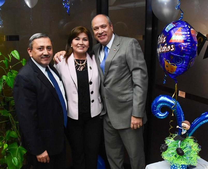 Xn0wZ503's tweet photo. ¡Felicidades colegas @LucydeLeon7 @RodrigoAvilaSV ! #RA55 https://t.co/KzudgdGvWQ