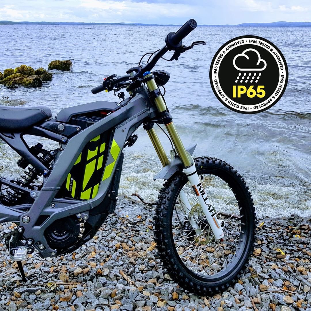 SurRon LightBee has a IP65 rating ,so it’s not scared of a bit of water.