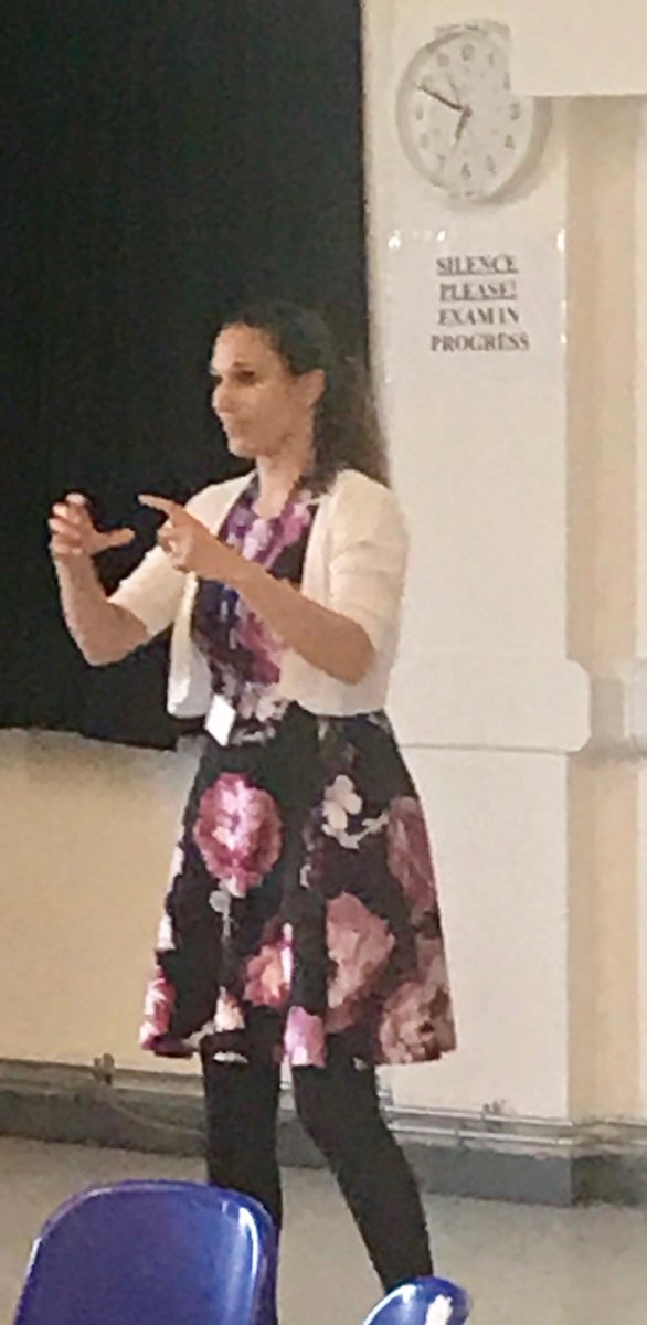 CAMPAHKORSAH's tweet photo. Me in full flow @Westfield_Acad TeachMeet event this evening. #F2FTM https://t.co/vRZ7L213sx