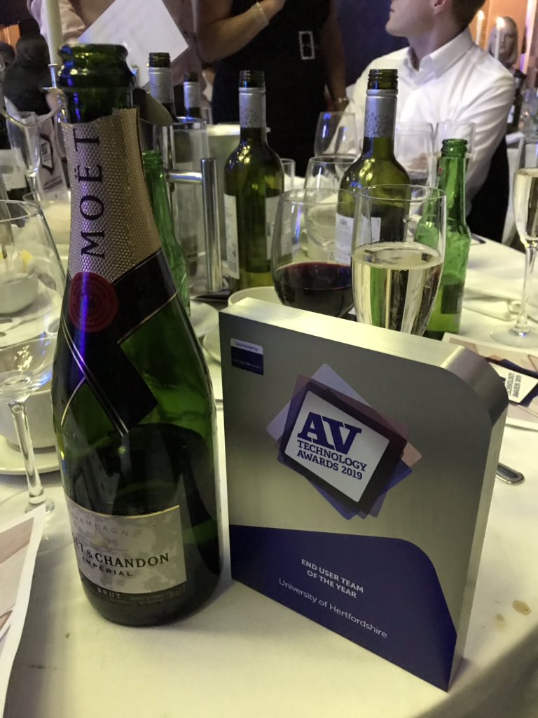 uniofhertsits's tweet image. Well done to @AdmHrv  @StephenBellAV @rab1966 @EmmaMoloney3 @jascutt1 @LukeLallaCTS @Badger__Brock Dave Wilson from our Events, AV &amp;amp; Digital Media Team on winning #AVTechnologyAwards End User Team of The Year!!!!! 🍾🍾🍾
