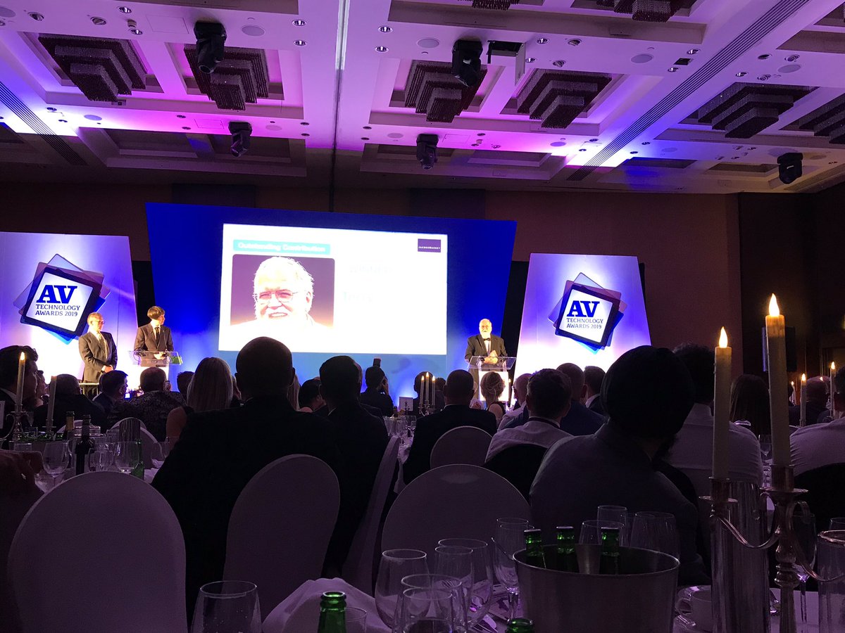 minanvceg's tweet image. With @AVUserGroup @cab4dj @Kev_McLoughlin #AVTechnologyAwards #avtweeps Congrats to all the winners !#weloveAV