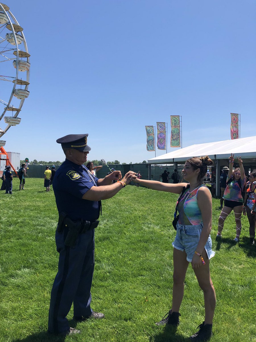 MichStatePolice's tweet photo. Happy Forest! Troopers are having a great time connecting with @Electric_Forest attendees on day one! Looking forward to a safe and fun weekend! If you need us, we’ll be around to help. 💙💜⚡️🌲 https://t.co/yNBqFgKe51