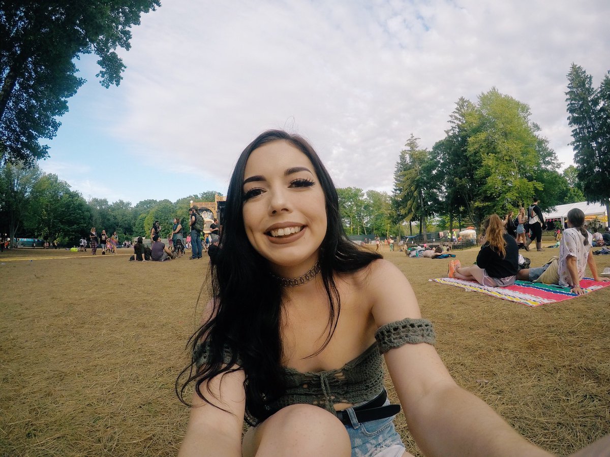 Kameowlani's tweet photo. #TB to #ElectricForest cause itβs happening and I miss it ππ²β¨ #edc2ef #takemebackNOW https://t.co/vjXVMZccJ7