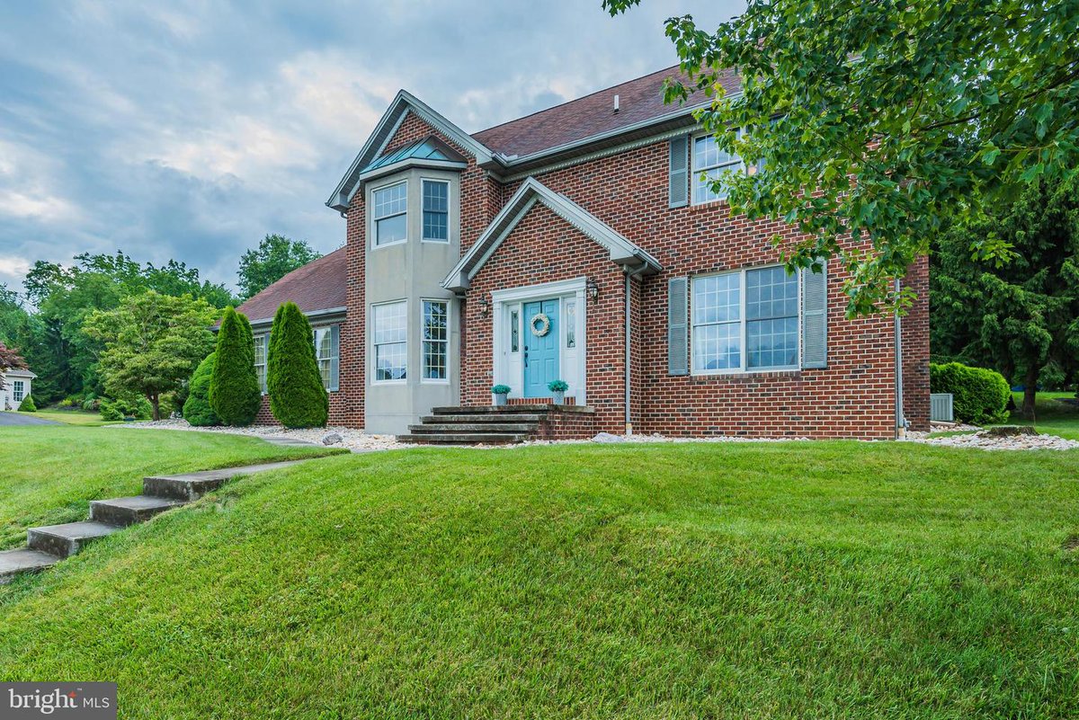 Stephanie Rector (@StephRRealtor) | Twitter